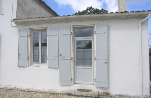 Saint-Vivien-de-Medoc Appartement | Appartement avec jardin dans maison ancienne.