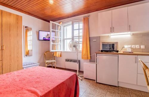 Saintes-Maries-de-la-Mer Appartement | Apartment Le Soleil Camarguais-1 by Interhome