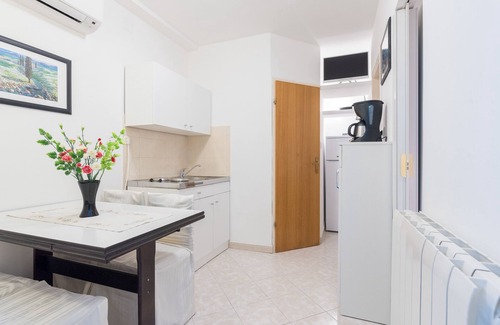 Strmac Appartement | Appartement + voyage en bateau gratuit + 2 VÉLOS + air con. + WiFi + PS4