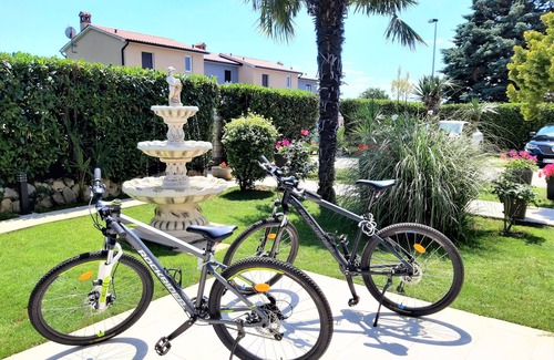 Strmac Appartement | Appartement + voyage en bateau gratuit + 2 VÉLOS + air con. + WiFi + PS4