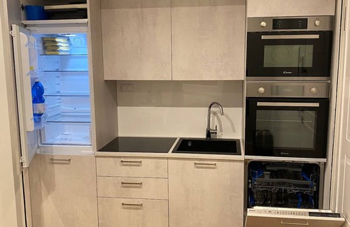 Fregenae Appartement | Appartement 'Fregene Tiny House Close To The Sea' avec terrasse privée, Wi-Fi et climatisation