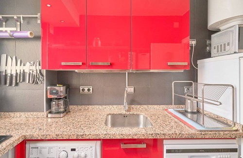 Torrenueva Appartement | Apartment 'Frente Al Mar Y A Pie De Playa' with Balcony, Wi-Fi and Air Conditioning