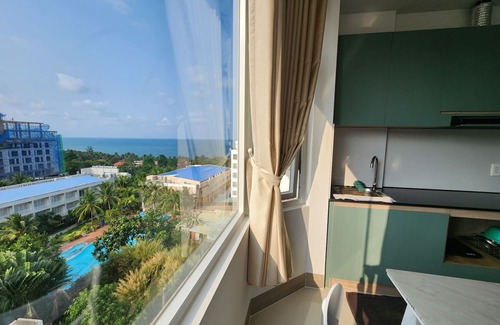 Duong Dong Appartement | Apartment: fully furnished, downtown central, beachfront 44033