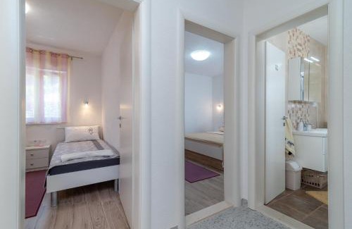 Municipality of Trogir Appartement | Apartment GAGULA with jacuzzi