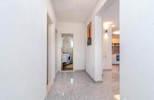 Municipality of Trogir Appartement | Apartment GAGULA with jacuzzi