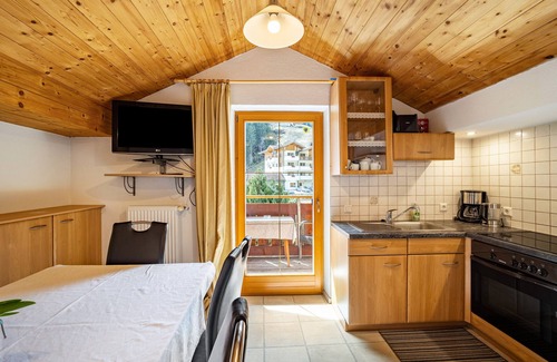 Brennero Appartement | Appartement 'Gartnerhof Sonnenblume' avec vue sur la montagne, jardin partagé et Wi-Fi
