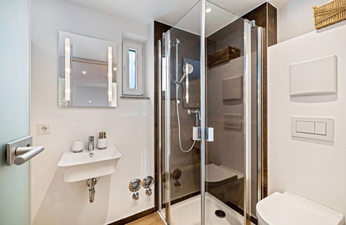 Reutlingen Appartement | Apartment 'Gemütlich Privat Zimmer' with Wi-Fi
