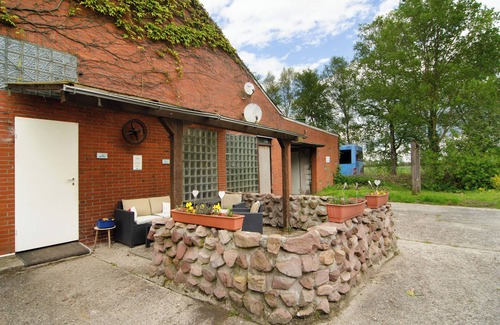 Detern Appartement | Appartement 'Gemütliche Ferienwohnung Am See' avec terrasse privée, jardin privé et Wi-Fi