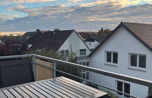 Warburg Appartement | Apartamento 'Gemütliche In Warburg' con balcón y Wi-Fi