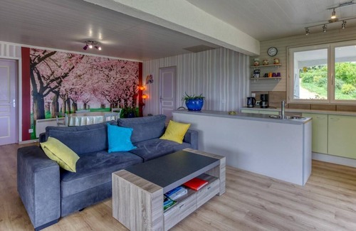 Parves et Nattages Appartement | Apartment 'Gite Encheminant' with Mountain View, Private Terrace and Wi-Fi