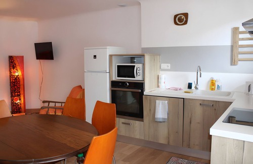 Arreau Appartement | Appartement 'Gîte Au Coeur D'Arreau' avec vue sur la montagne et balcon