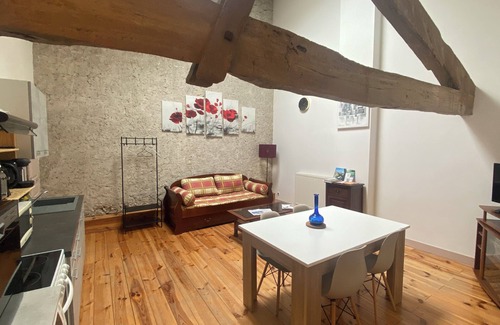 Le Fleix Appartement | Appartement Gîte le Hibou situé au coeur du Périgord Pourpre près de Bergerac.