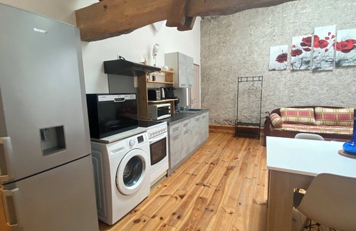 Le Fleix Appartement | Appartement Gîte le Hibou situé au coeur du Périgord Pourpre près de Bergerac.