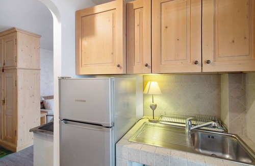 Canazei Appartement | Appartement 'Giulia' avec vue sur les montagnes, jardin partagé et balcon