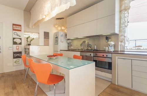 Ispra Appartement | Apartment 'Great Lake View Artist's' with Lake View, Private Terrace and Wi-Fi