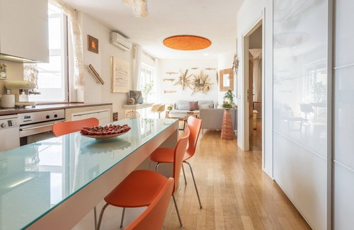 Ispra Appartement | Apartment 'Great Lake View Artist's' with Lake View, Private Terrace and Wi-Fi