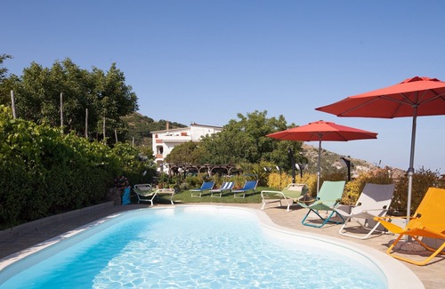 Sant'Agata sui Due Golfi Appartement | Appartement au sol, côte de Sorrente, avec piscine gratuite, parking, jardin, WiFi