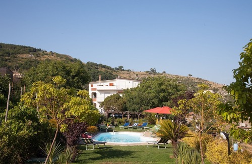 Sant'Agata sui Due Golfi Appartement | Appartement au sol, côte de Sorrente, avec piscine gratuite, parking, jardin, WiFi