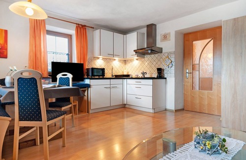 Rodengo Appartement | Apartment 'Gruberhof 1 with Mountain View' with Mountain View, Shared Garden and Wi-Fi