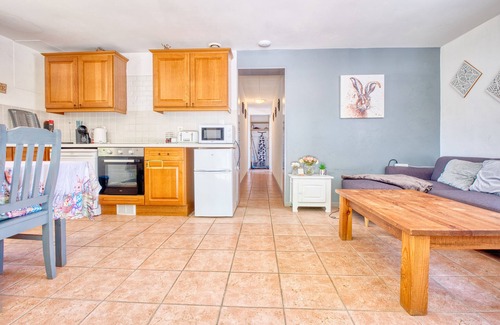 Bergerac Appartement | Apartment 'Hare' with Shared Pool, Wi-Fi and Air Conditioning