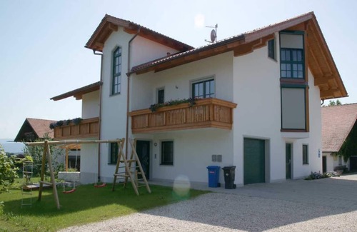 Saaldorf-Surheim Appartement | Ferienwohnung "Haunsberg"; 55 qm mit 1 separatem Schlafzimmer