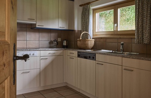 Klosters Platz Appartement | Apartment 'Haus Sponda' with Balcony and Wi-Fi