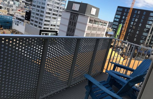 Te Aro Appartement | Appartement Heart of Wellington City - Balcon au-dessus des lumières de la ville