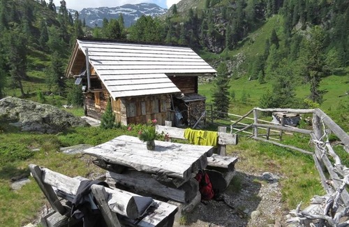 Stall Lit Et Petit-Déjeuner | Appartement / Appartement - Gasthof Dorfschenke