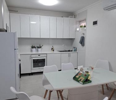 Reni Appartement | Apartment HOME две спальни