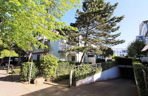 Kuehlungsborn Appartement | Apartment house Strandstr.32 WE 5: modern 3-room apartment with terrace close to the beach