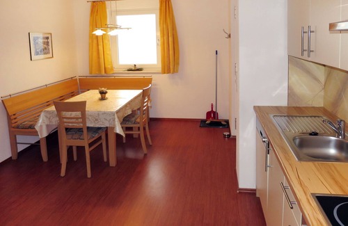Hainzenberg Appartement | Appartement Huber by Interhome