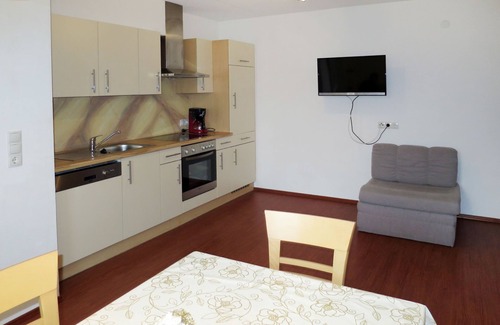 Hainzenberg Appartement | Appartement Huber by Interhome
