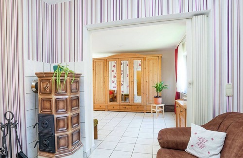Densberg Appartement | Appartement moderne à Densberg avec forêt à proximité