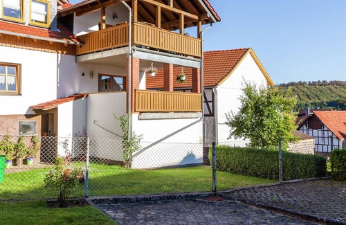 Densberg Appartement | Appartement moderne à Densberg avec forêt à proximité