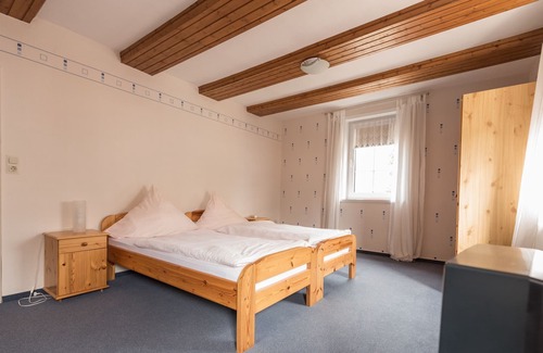Uslar Maison | Apartment In A Hotel 'Landhotel Für Familien Und Firmen' with Shared Terrace, Balcony and Wi-Fi