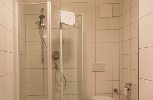 Uslar Maison | Apartment In A Hotel 'Landhotel Für Familien Und Firmen' with Shared Terrace, Balcony and Wi-Fi