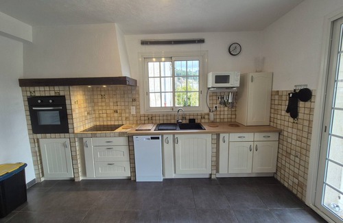 Saint-Martin-du-Var Villa | VILLA / APPARTEMENT INDEPENDANT, PISCINE, PROCHE MER , 4 PERS + 1 ENFANT - 2 ANS