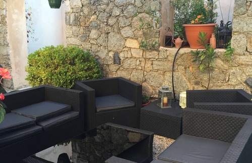 Corte Appartement | Appartement - situation idéale - rez de chaussée - jardin - patio