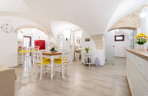 Old Town Cisternino Appartement | Appartement "Il Giardino" avec terrasse privée, jardin privé et Wi-Fi