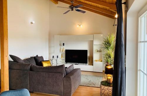 Schleusingen Appartement | Apartment "Im Sonneneck" bis 4 Personen mit Parkplatz, W-LAN, Netflix im Thüringer Wald, Schleusingen