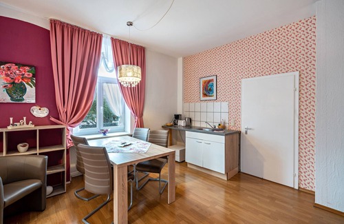 Nussdorf am Inn Maison | Apartment In A Hotel 'Nußdorfer Hof - Apartment 5' with Wi-Fi