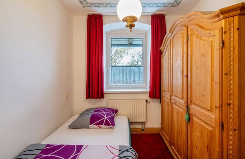 Nussdorf am Inn Maison | Apartment In A Hotel 'Nußdorfer Hof - Apartment 9' with Mountain View and Wi-Fi