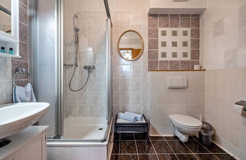 Nussdorf am Inn Maison | Apartment In A Hotel 'Nußdorfer Hof - Apartment 9' with Mountain View and Wi-Fi