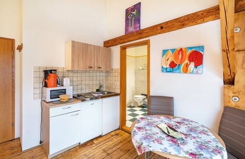 Nussdorf am Inn Maison | Apartment In A Hotel 'Nußdorfer Hof - Apartment 12' with Mountain View and Wi-Fi