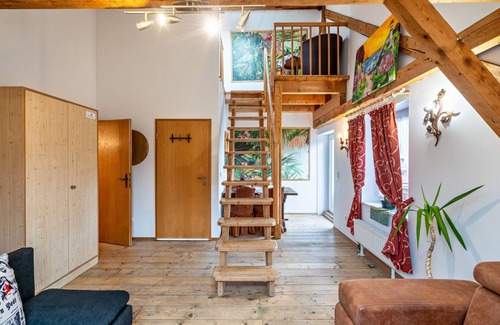 Nussdorf am Inn Maison | Apartment In A Hotel 'Nußdorfer Hof - Apartment 15' with Mountain View, Balcony and Wi-Fi