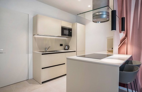 Ravina Appartement | Apartment In A Hotel 'Midum Family Garden' with Mountain View, Wi-Fi and Air Conditioning