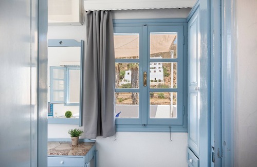 Grikos Maison | Appartement dans un hôtel "Pico Bello Patmos 30" avec vue sur la mer, terrasse privée et Wi-Fi