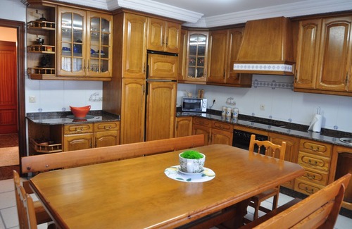 Vilaboa Maison | Apartment in a house with garden, pool and barbecue, 10 minutes from Pontevedra