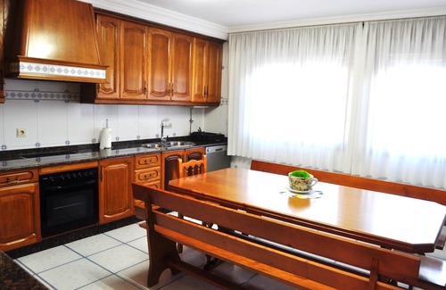 Vilaboa Maison | Apartment in a house with garden, pool and barbecue, 10 minutes from Pontevedra