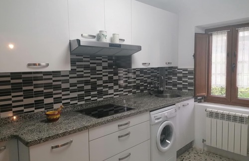 Sales Cottage | Appartement dans une maison rurale avec un grand jardin à 5 minutes de la plage